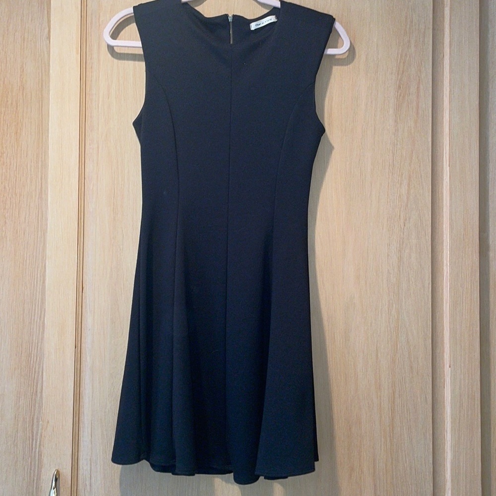Black Flair Dress​​​​​​​​​​​​